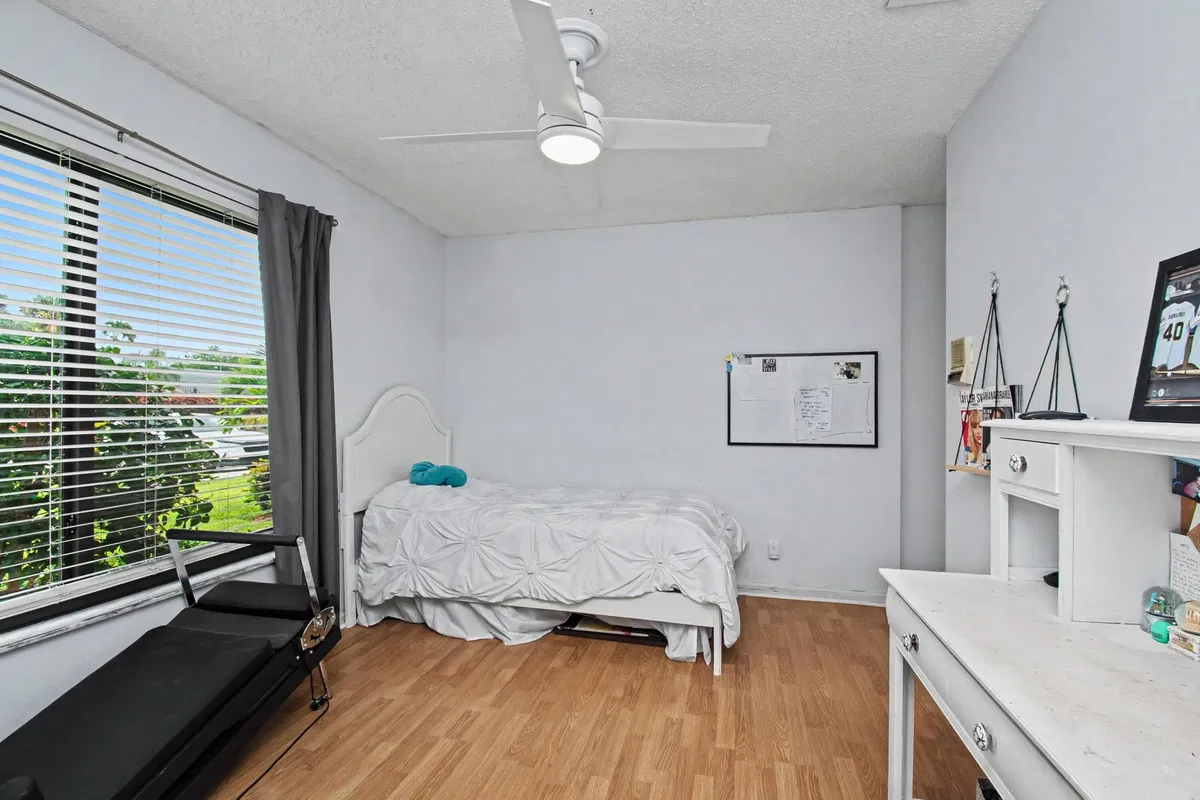 Thornhill Green Residence photo 34