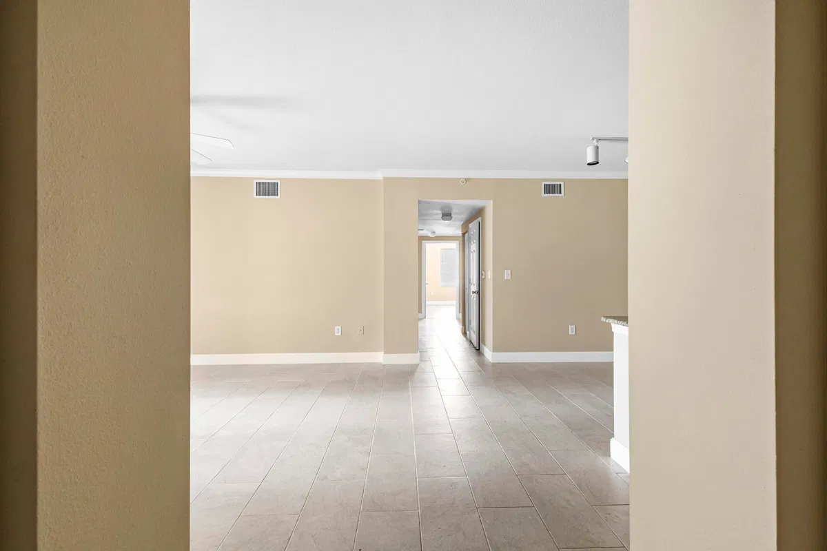 Unit 103 photo 7