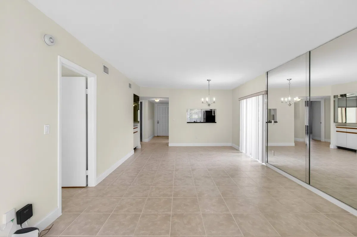 Unit 101 photo 22