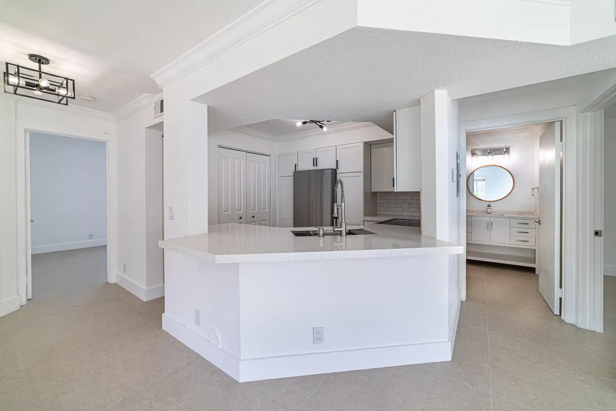 Unit 12-106 photo 10