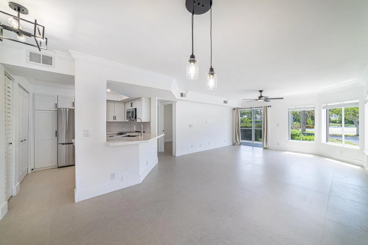 Unit 12-106 photo 13