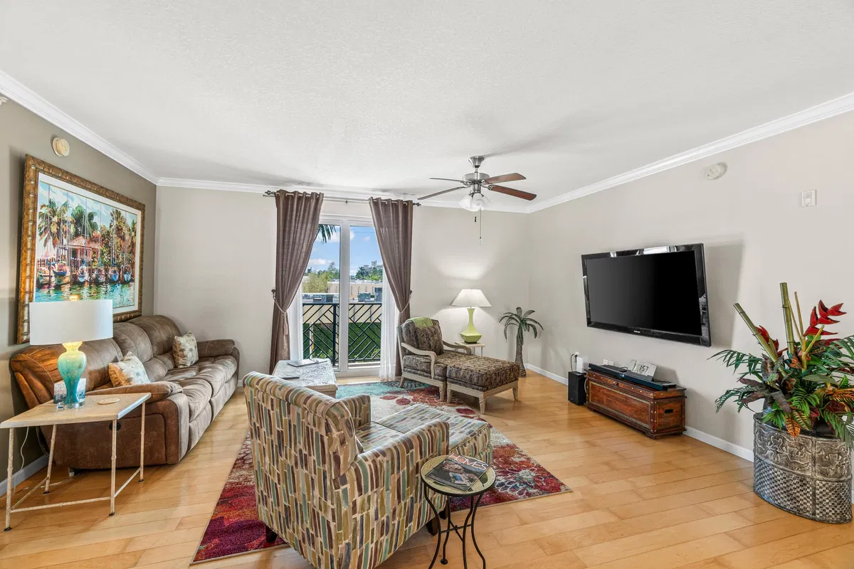 The Astor Unit 207 photo 10