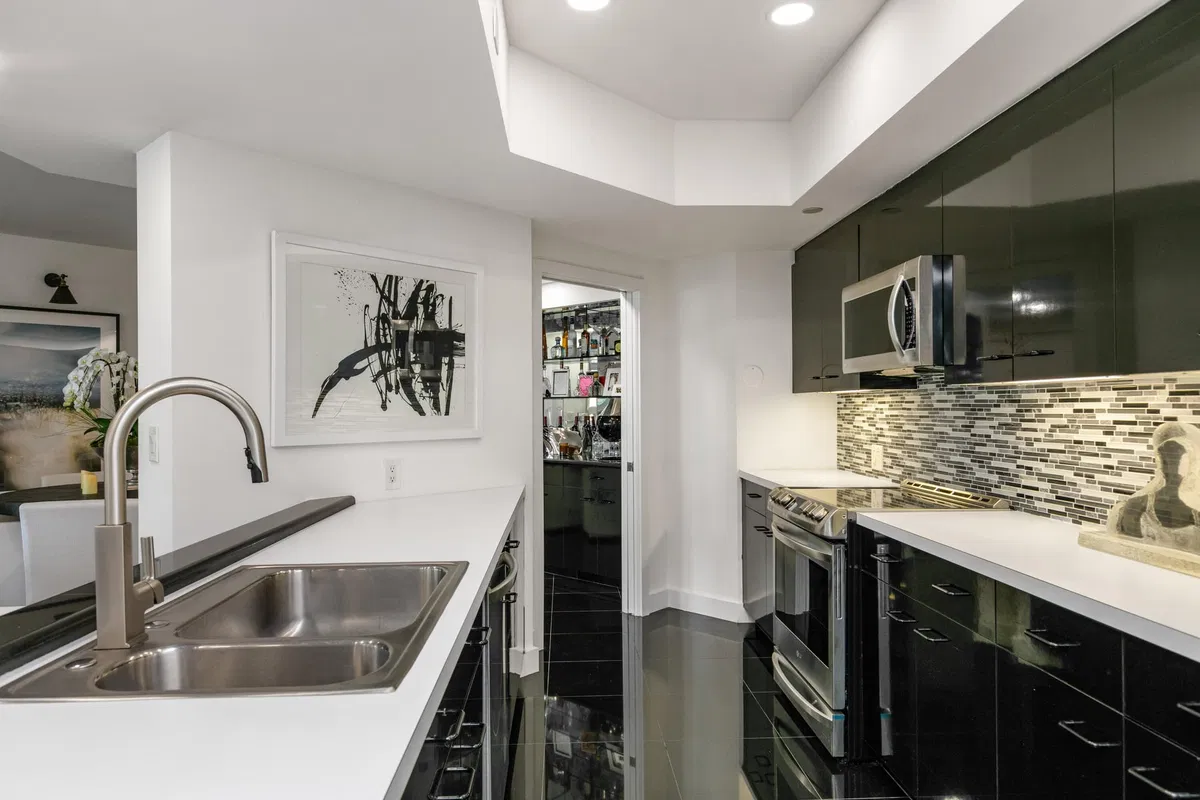 300 SE Fifth Boca Unit 6050 photo 13