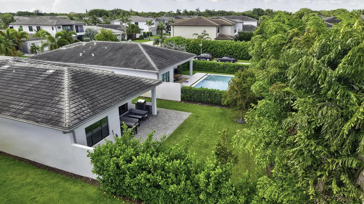 Boca Bridges Residence photo 4