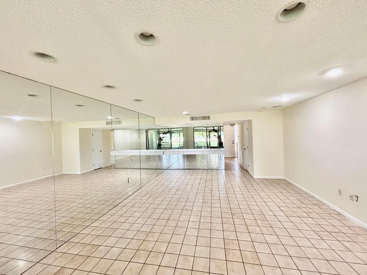 Residence photo 4