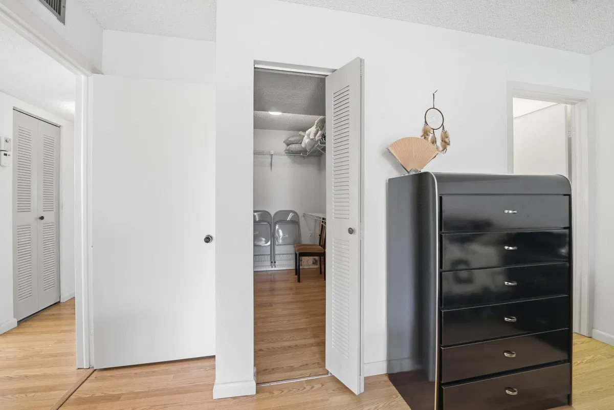  Unit 250 photo 25