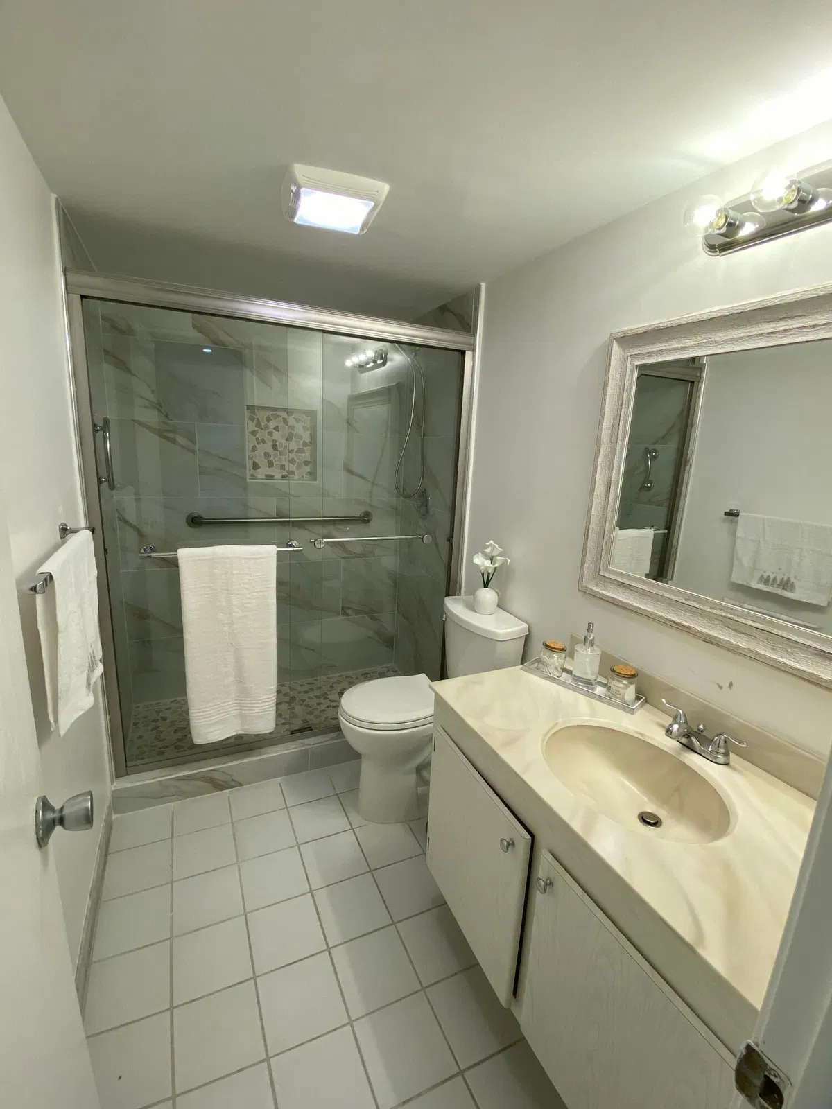 Unit 103 photo 10
