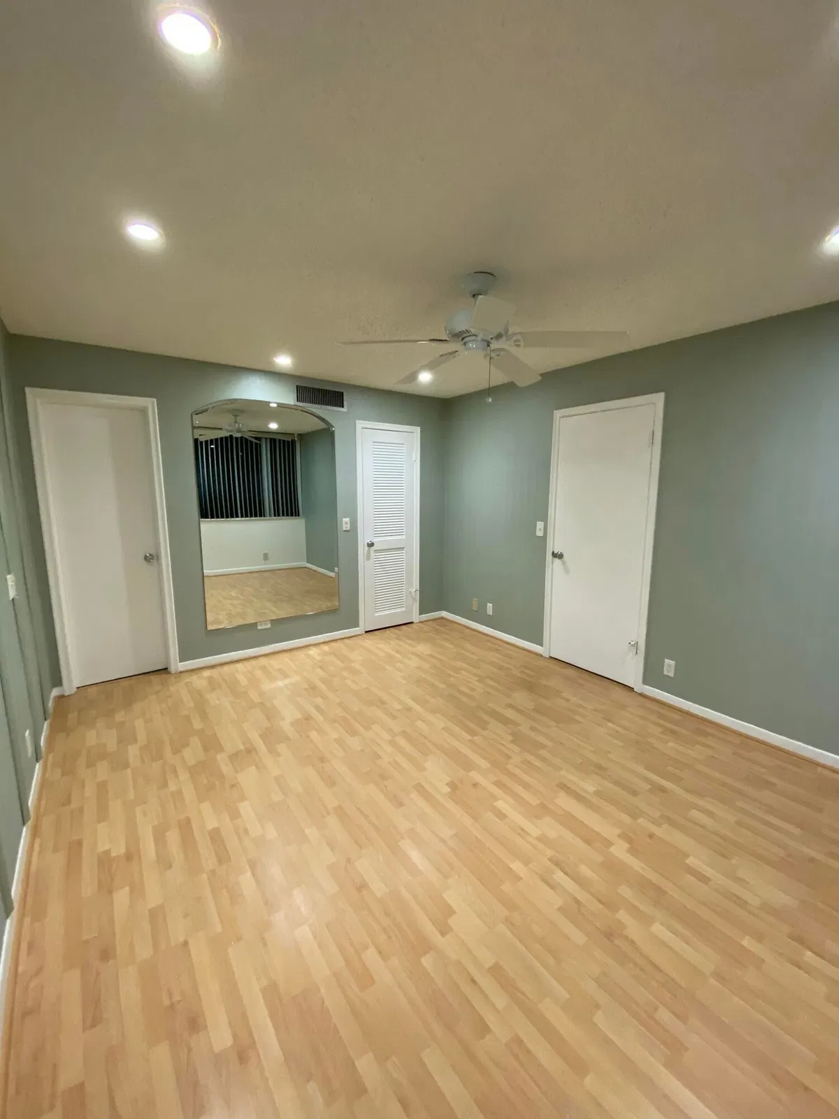 Unit 103 photo 13