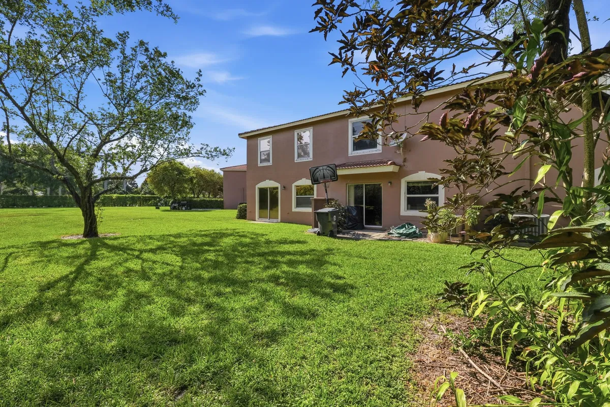 Residence photo 22