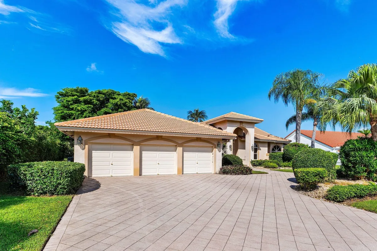 Bocaire Country Club Residence