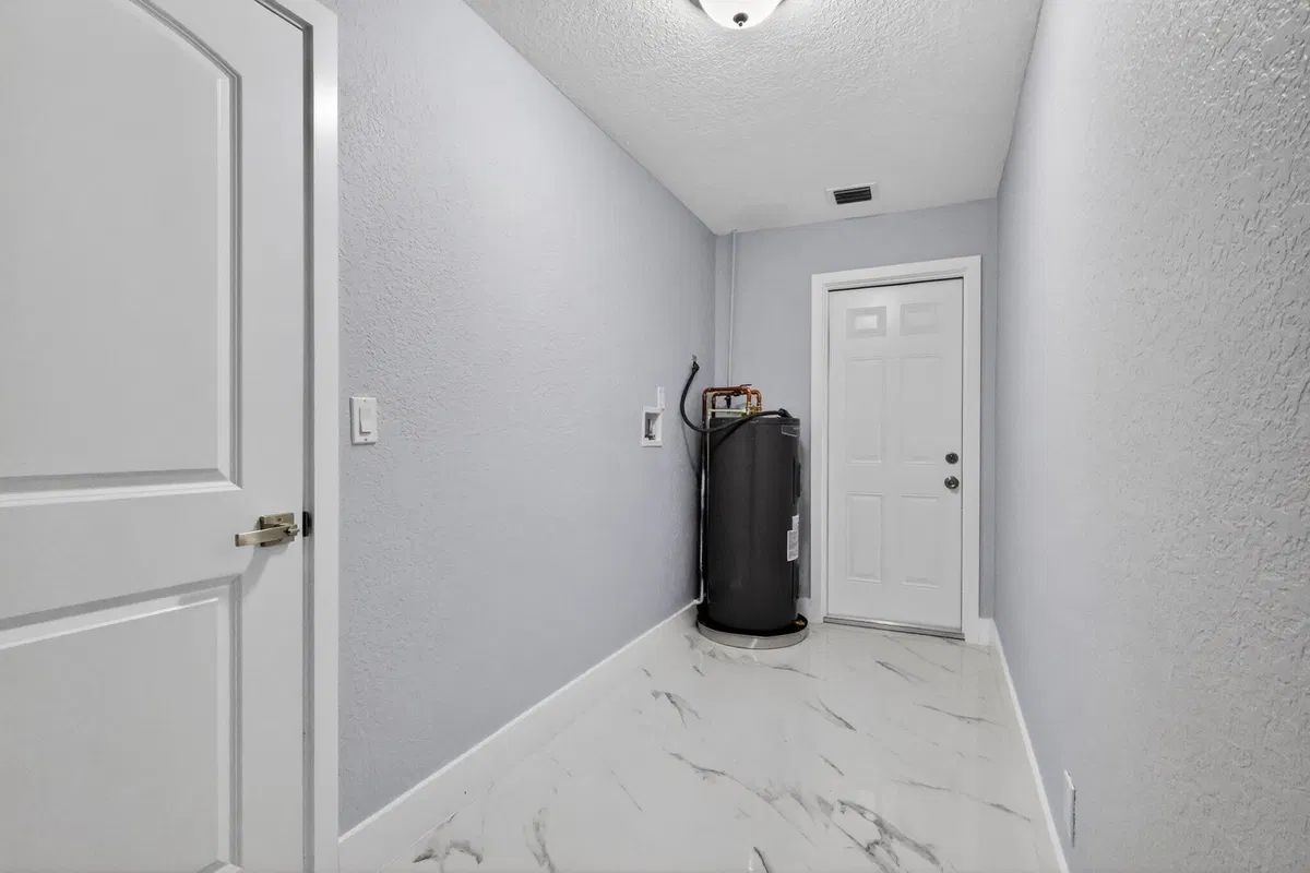 Residence photo 19