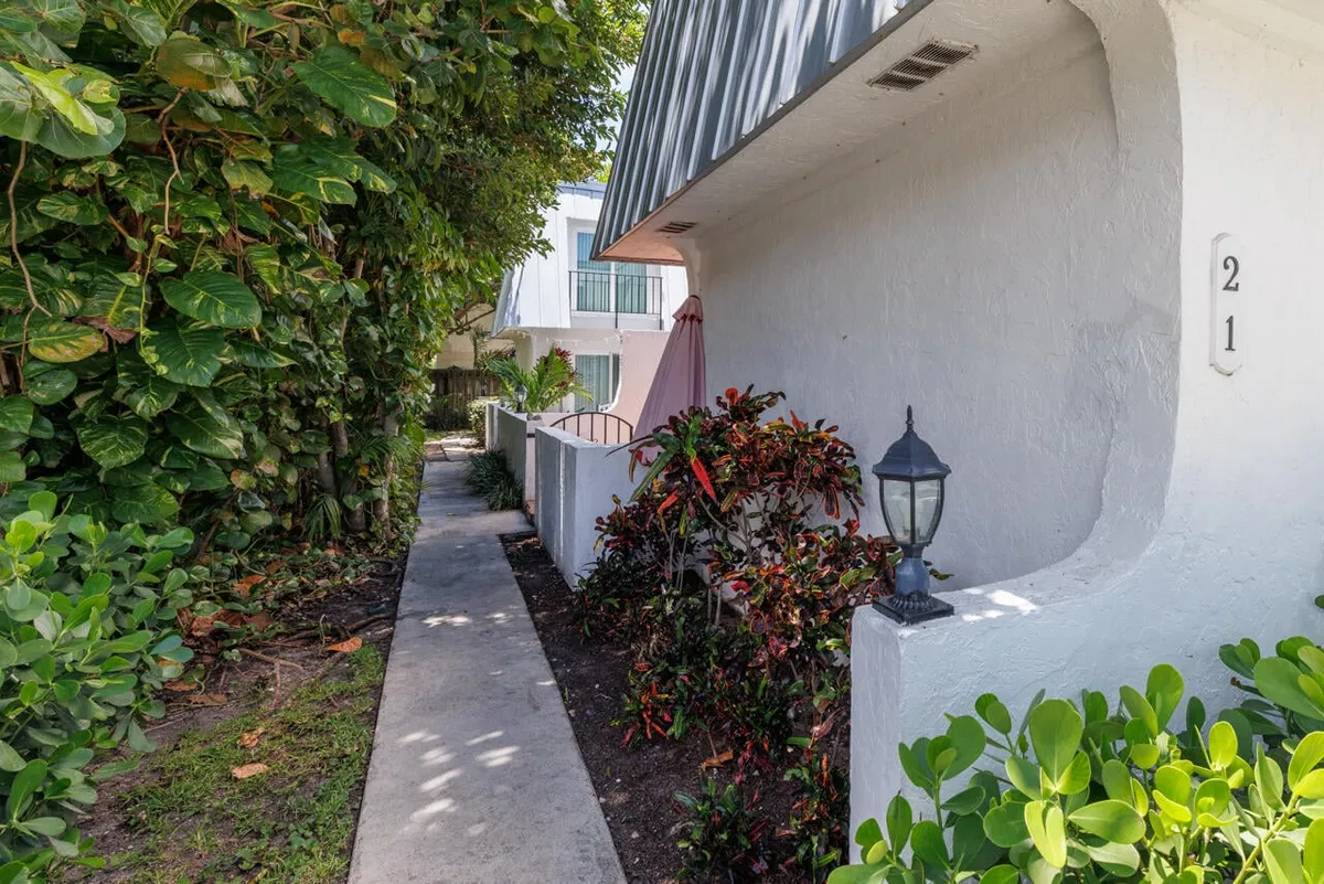 Singer Island Unit 1 photo 4