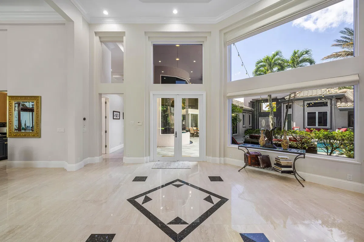 Seasons Residence photo 13
