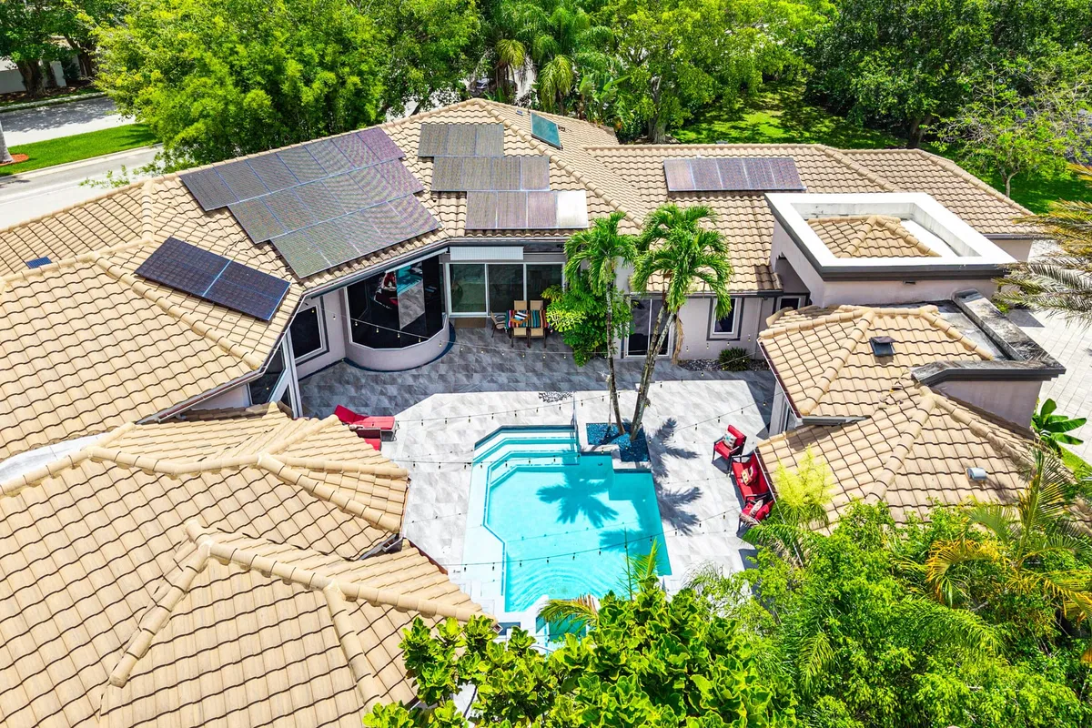 Seasons Residence photo 64