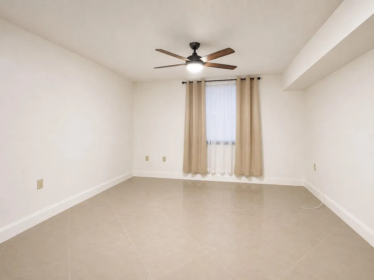 Unit 105 photo 7