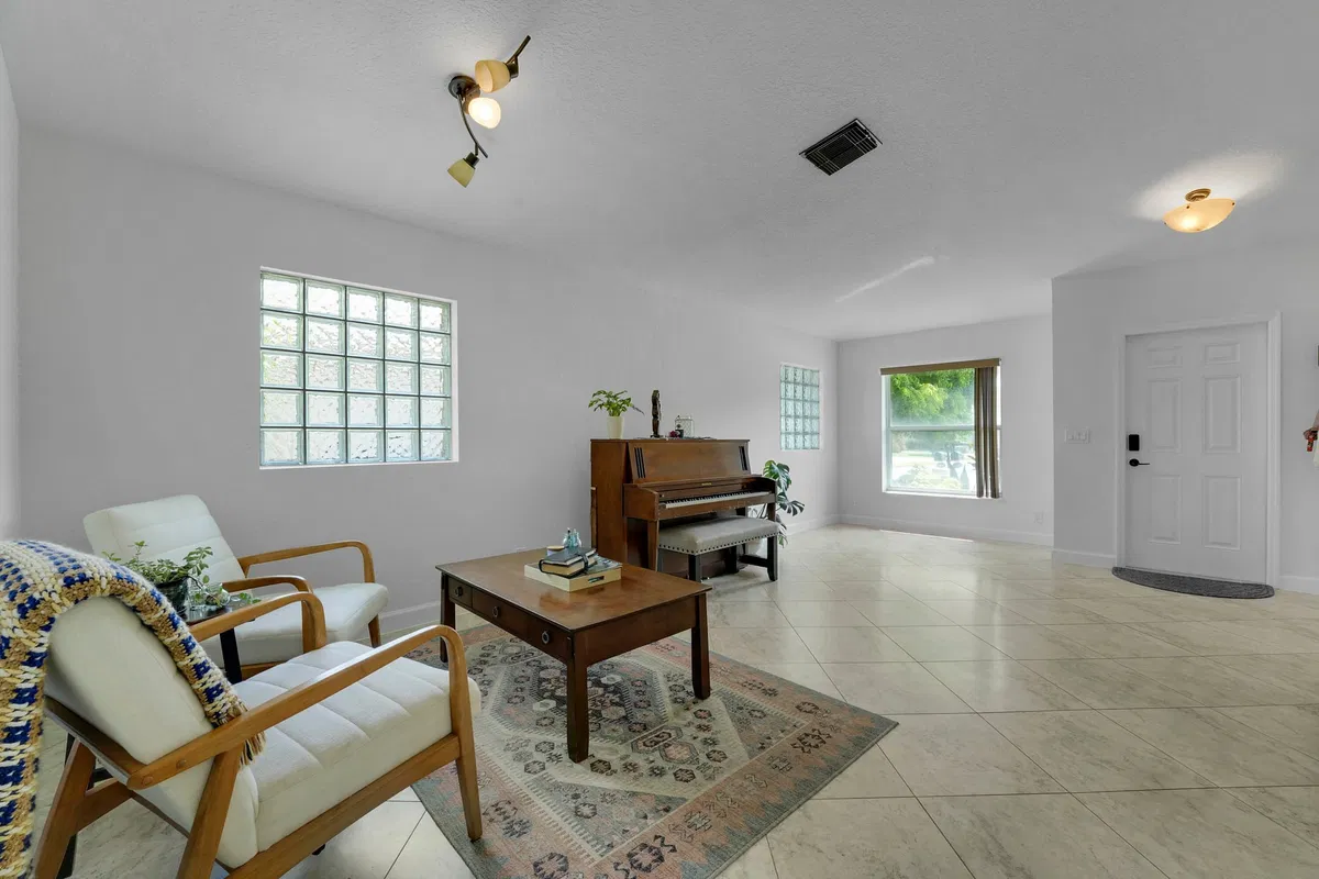 Residence photo 13