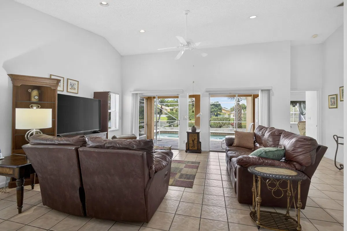  Residence photo 7