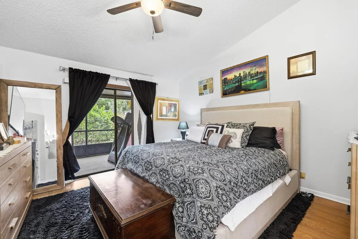 Residence photo 7