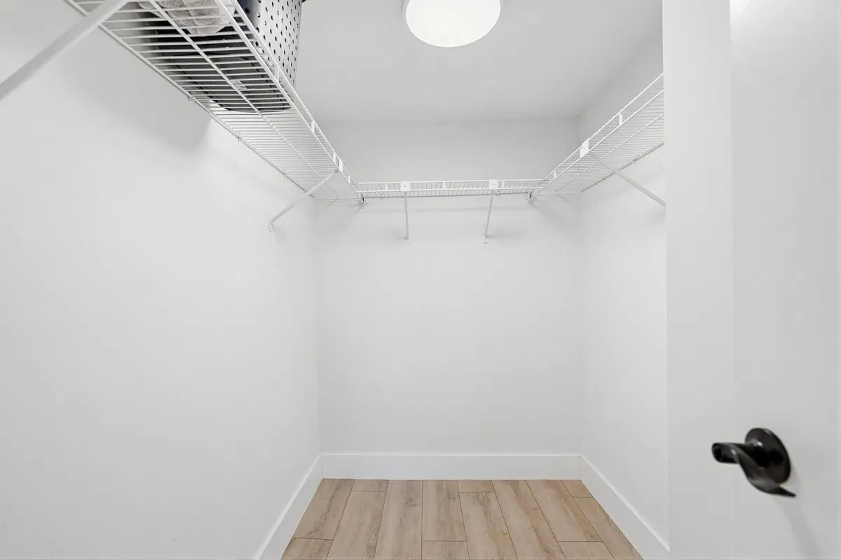Unit 204 photo 13