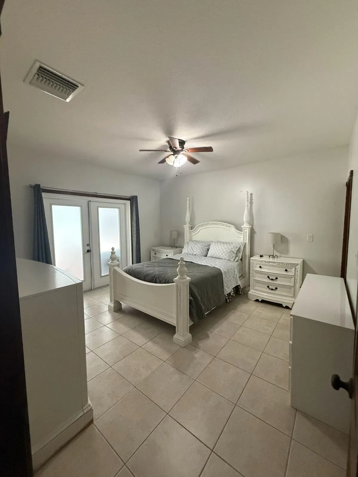 Residence photo 16