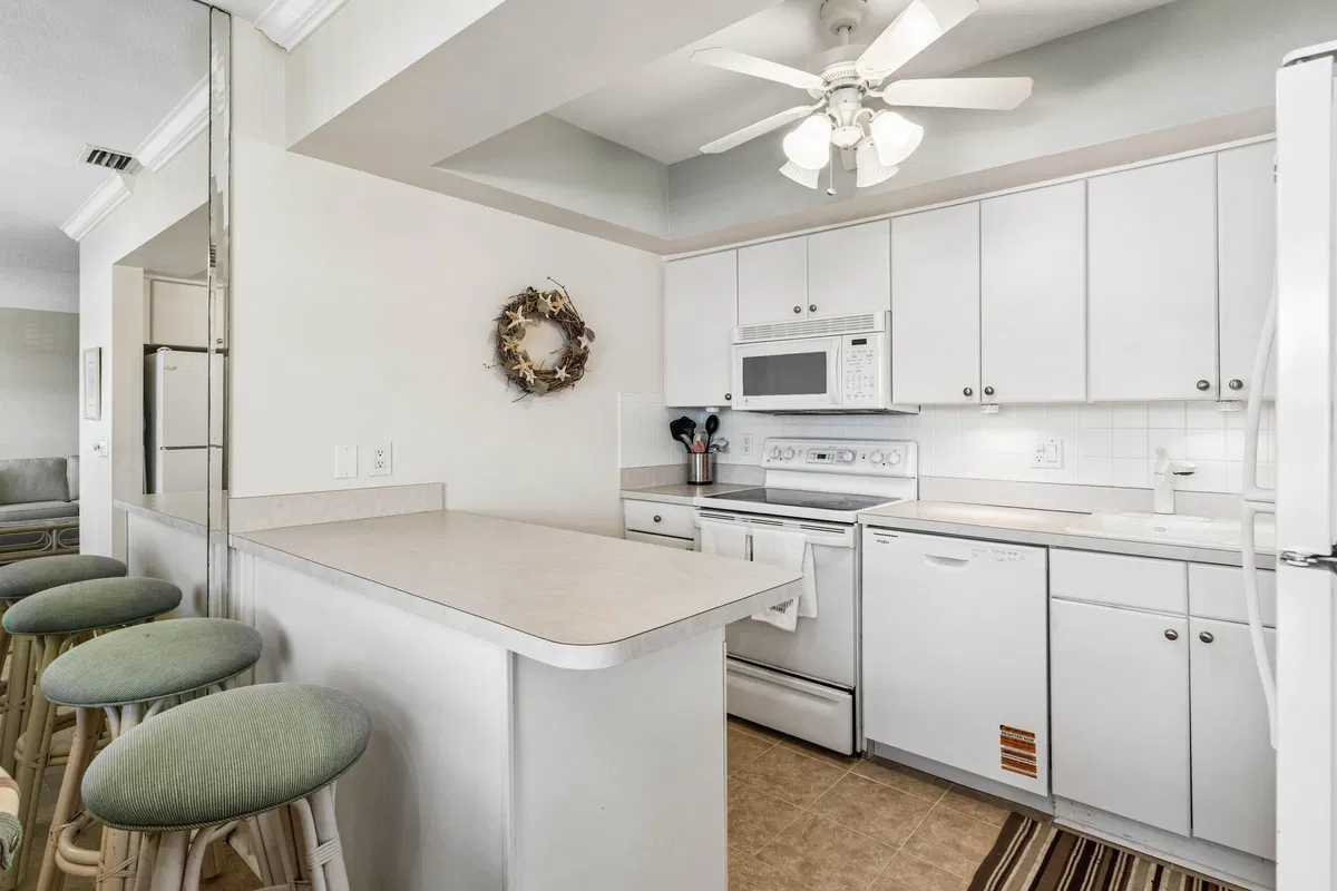 Unit 8-204 photo 10