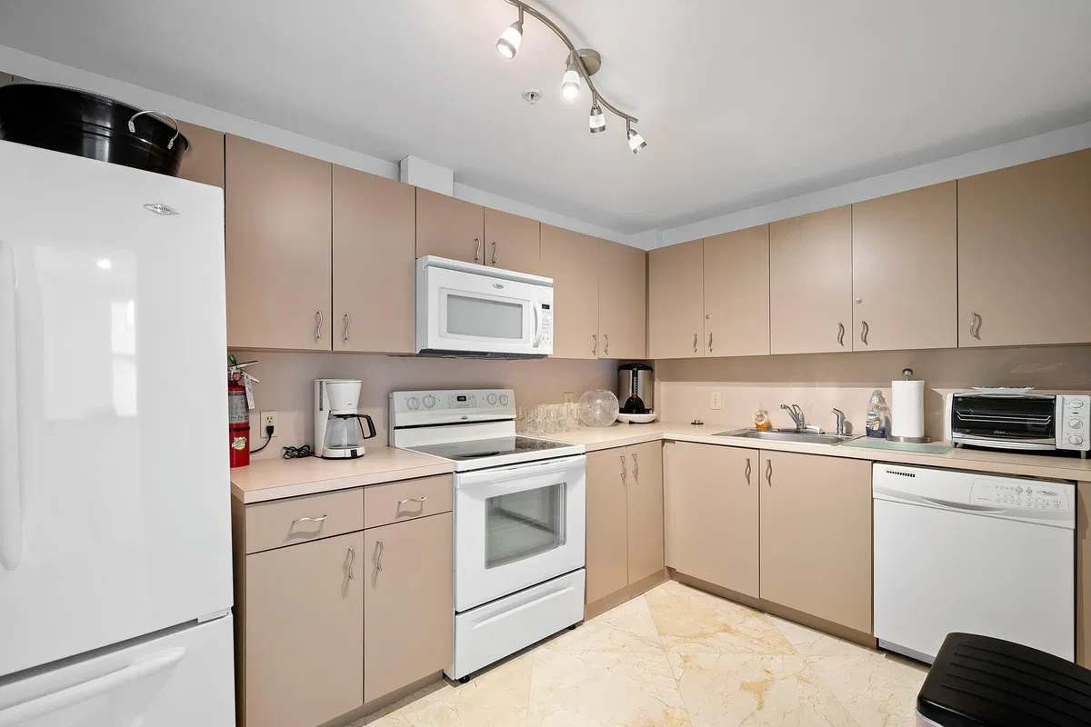 Unit 602 photo 61
