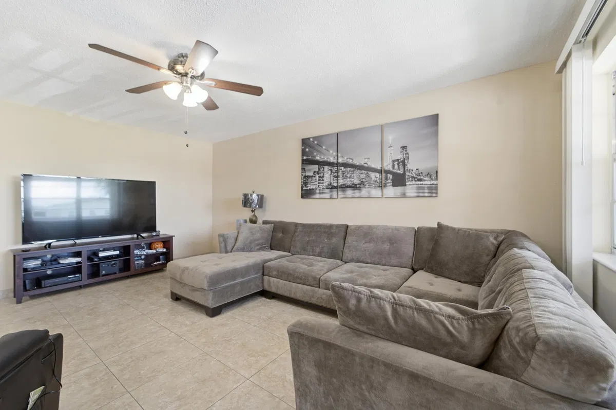 Residence photo 10