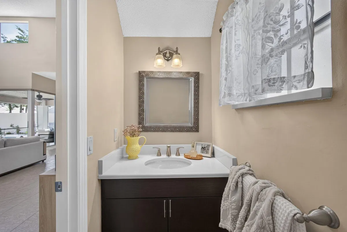 PGA National Palm Beach Gardens Residence photo 28