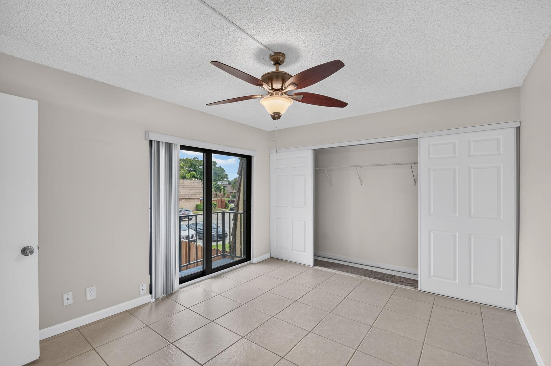Residence photo 25