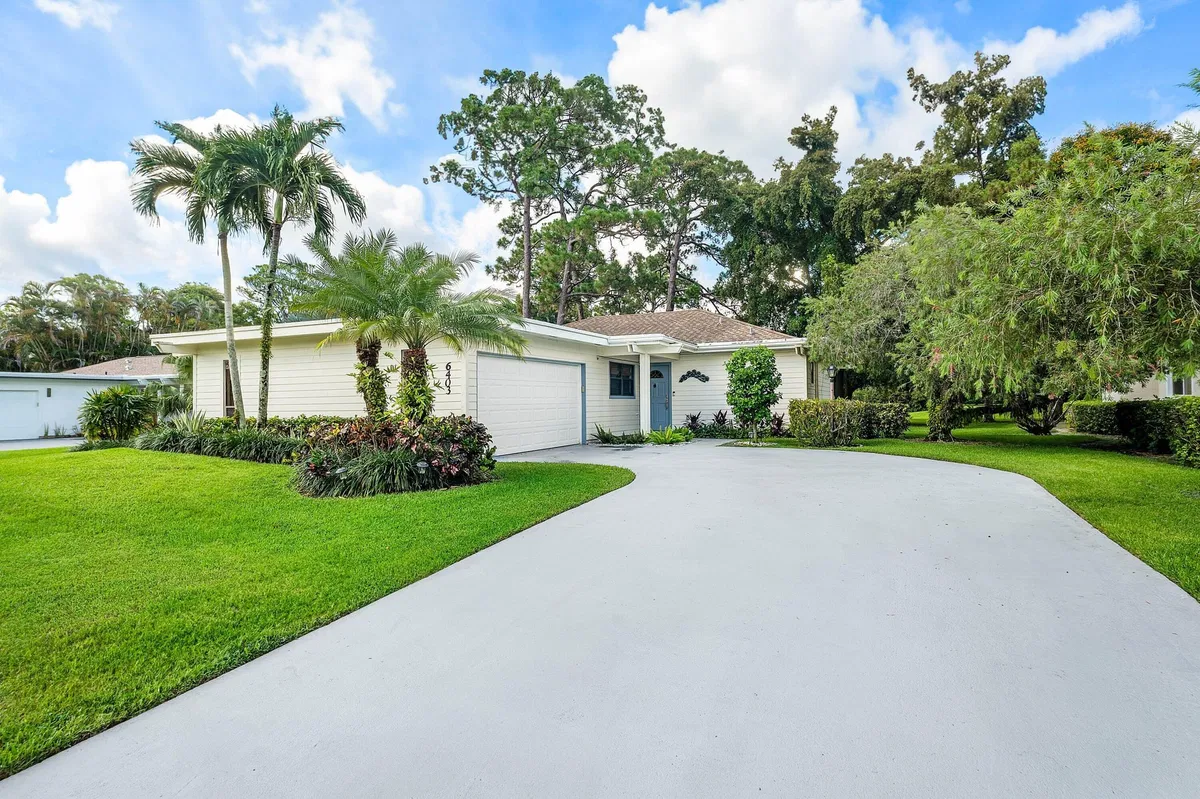 Eastpointe Country Club Residence