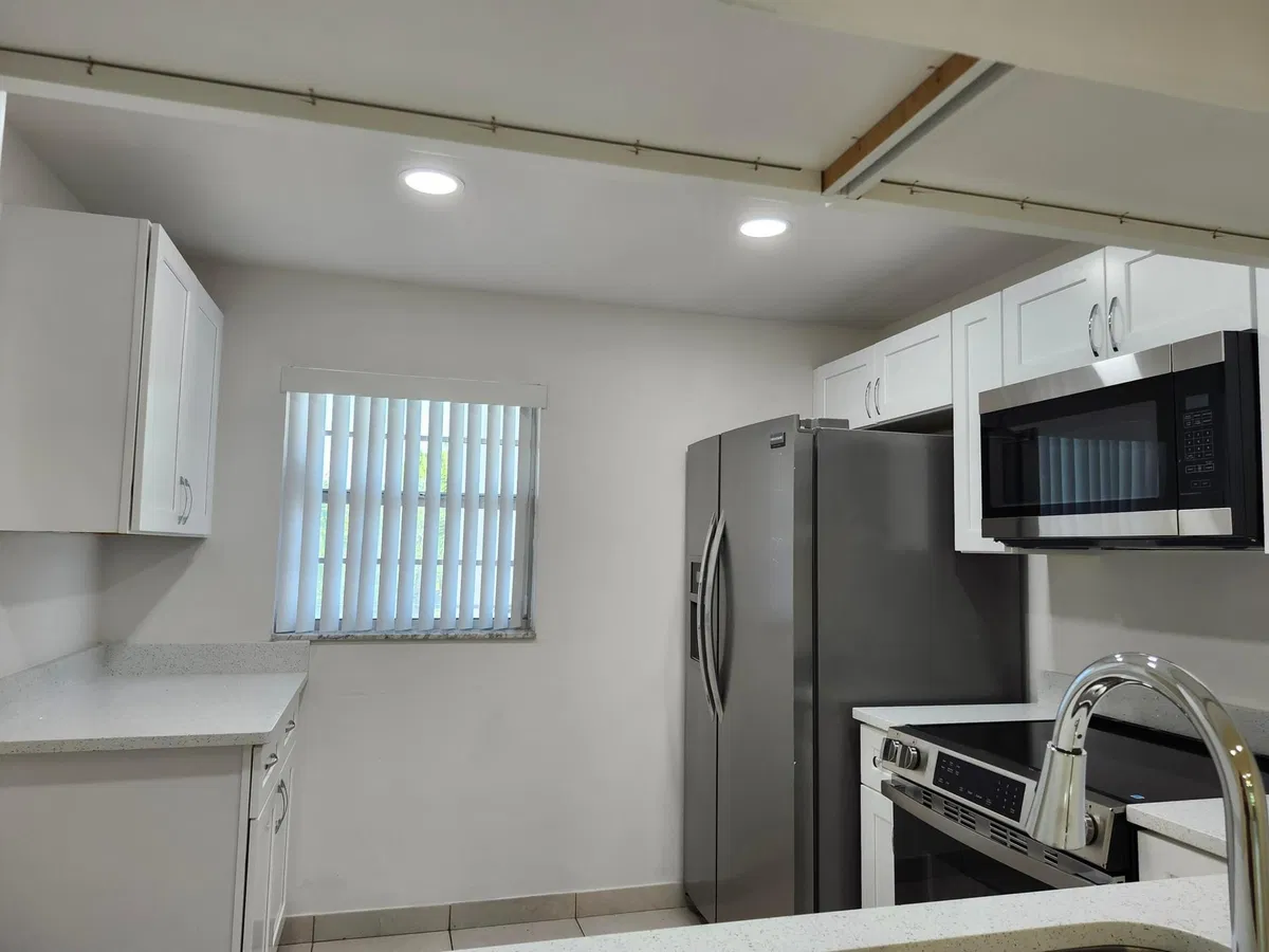 Unit 202 photo 4