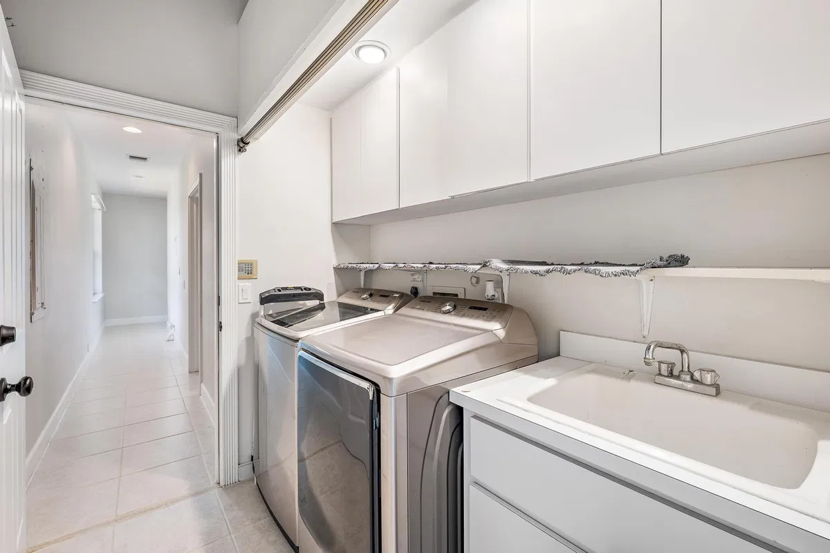 Residence photo 22