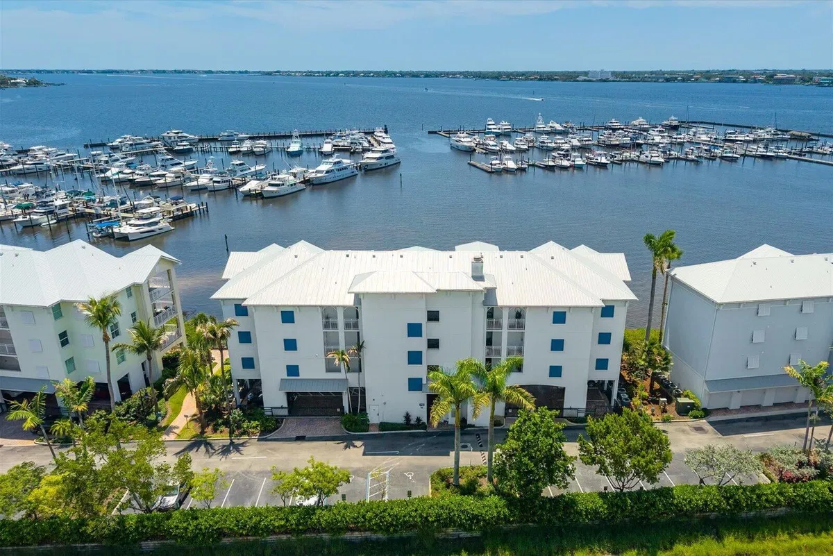 Harborage Yacht Club Unit 302