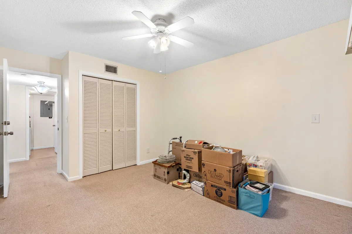 Unit 402 photo 13