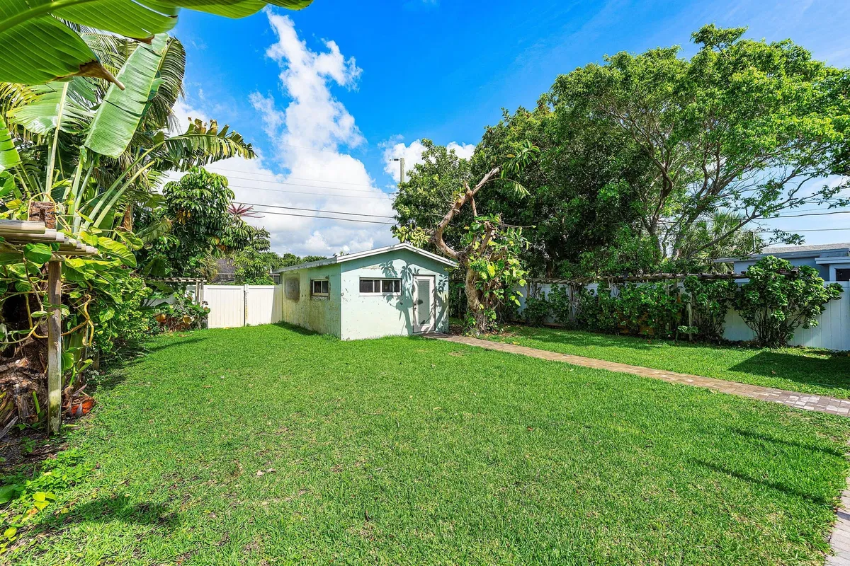 Residence photo 25