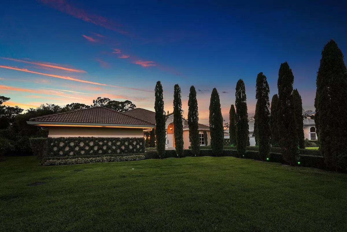 Residence photo 76