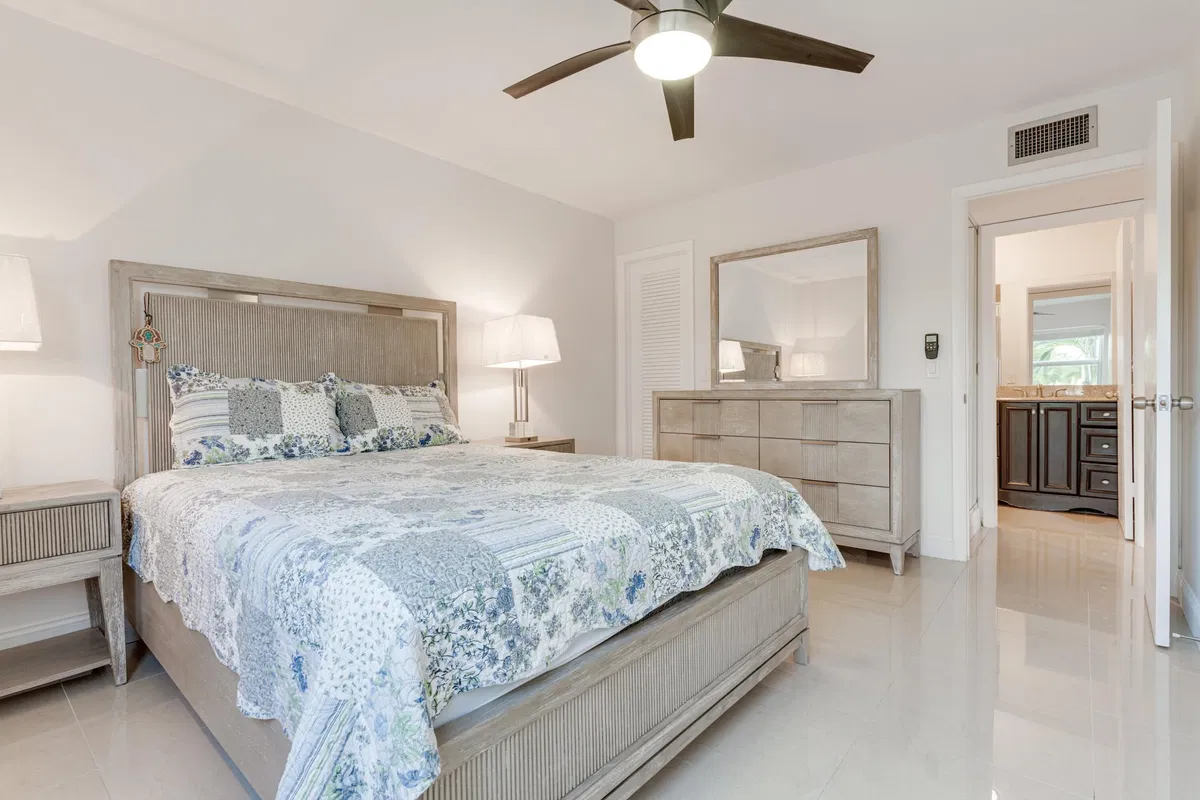 Unit 509 photo 46