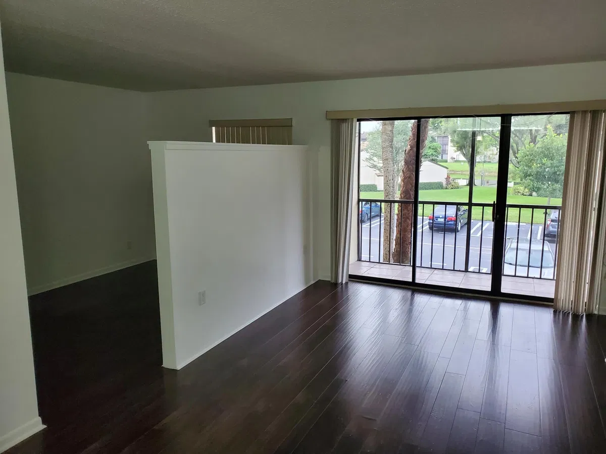 Unit B2 photo 10