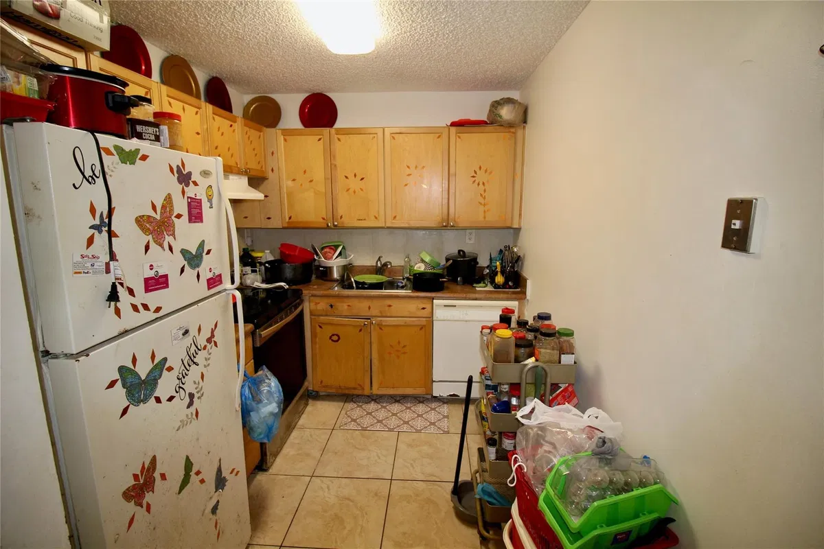 Unit 316 photo 4