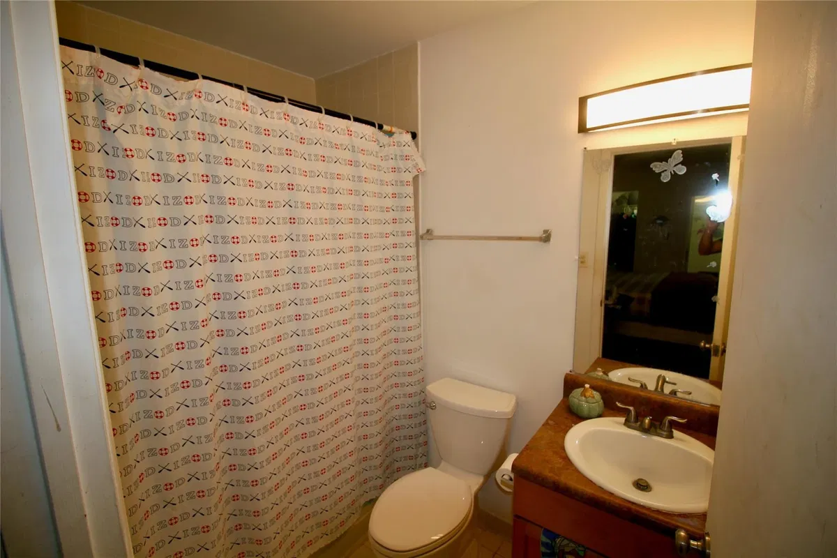 Unit 316 photo 7