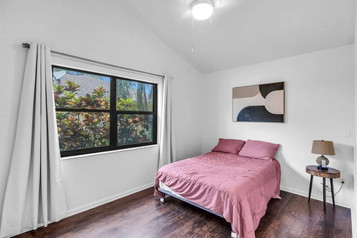 Residence photo 28