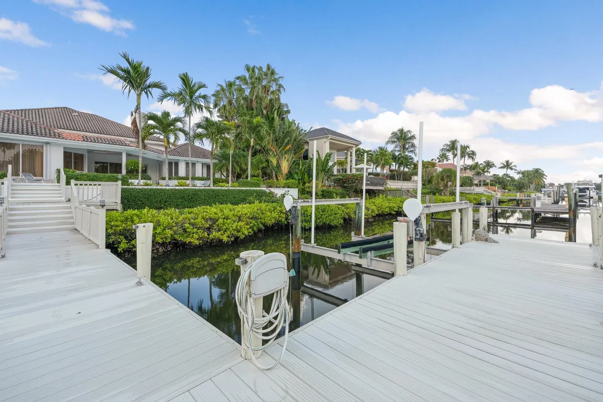 Admirals Cove Residence photo 13