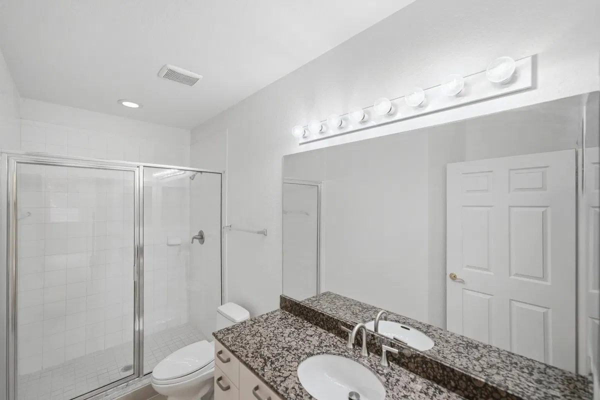 Unit 104 photo 16