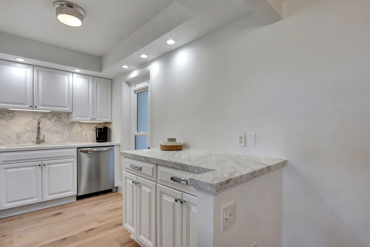 Unit 204 photo 13