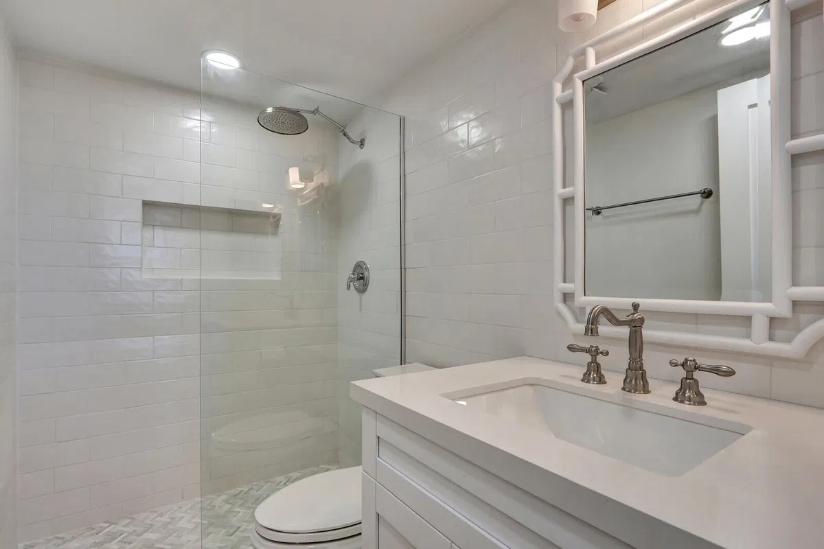 Unit 204 photo 19