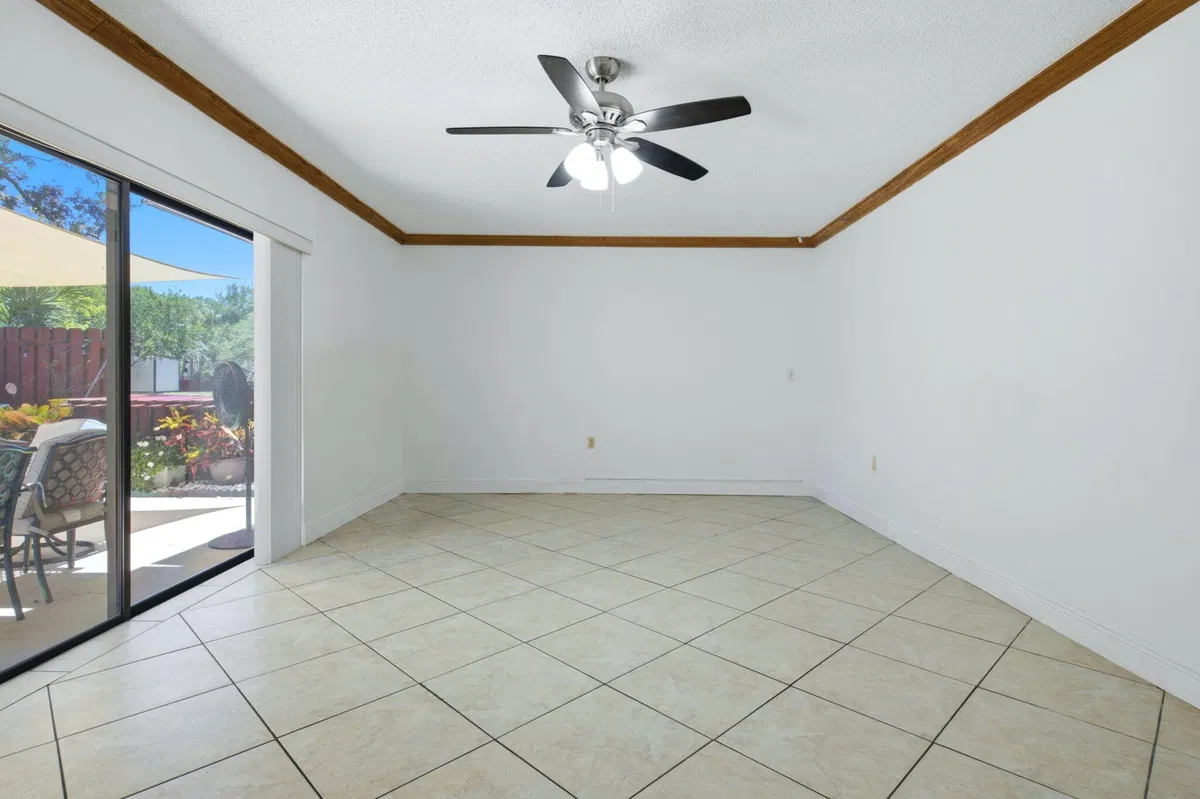  Unit 51a photo 16