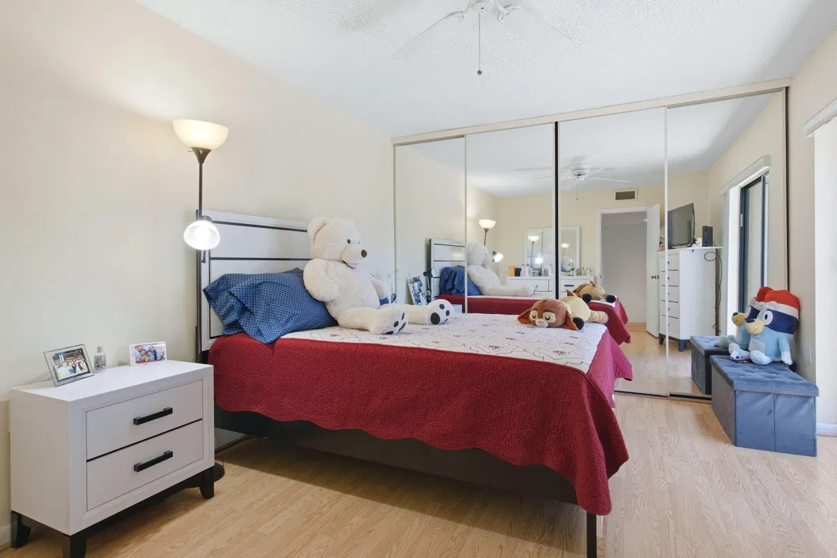  Unit 51a photo 25
