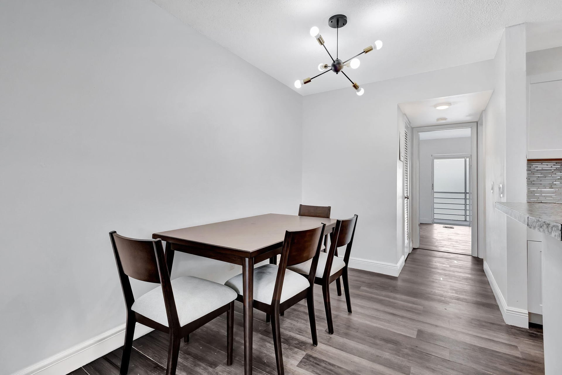  Residence photo 7