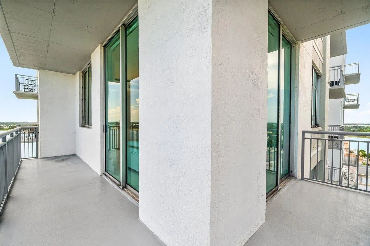 The Edge Unit 1418 photo 25