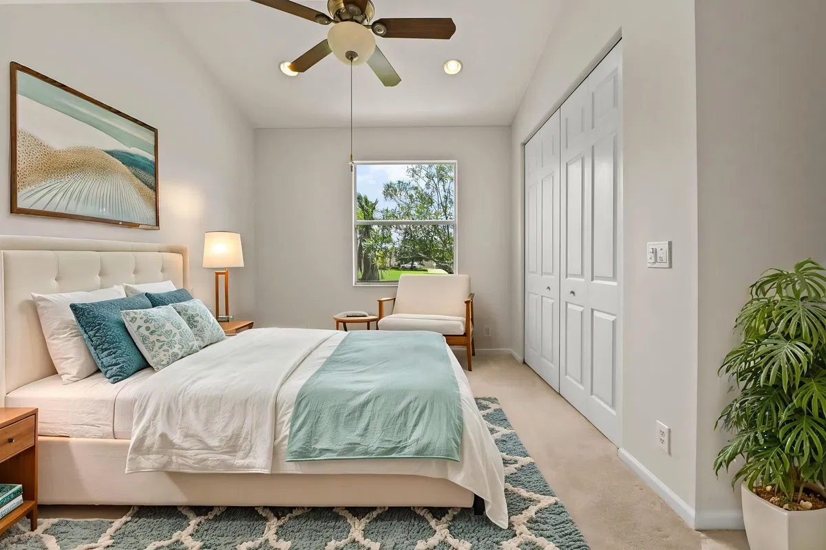 Residence photo 16
